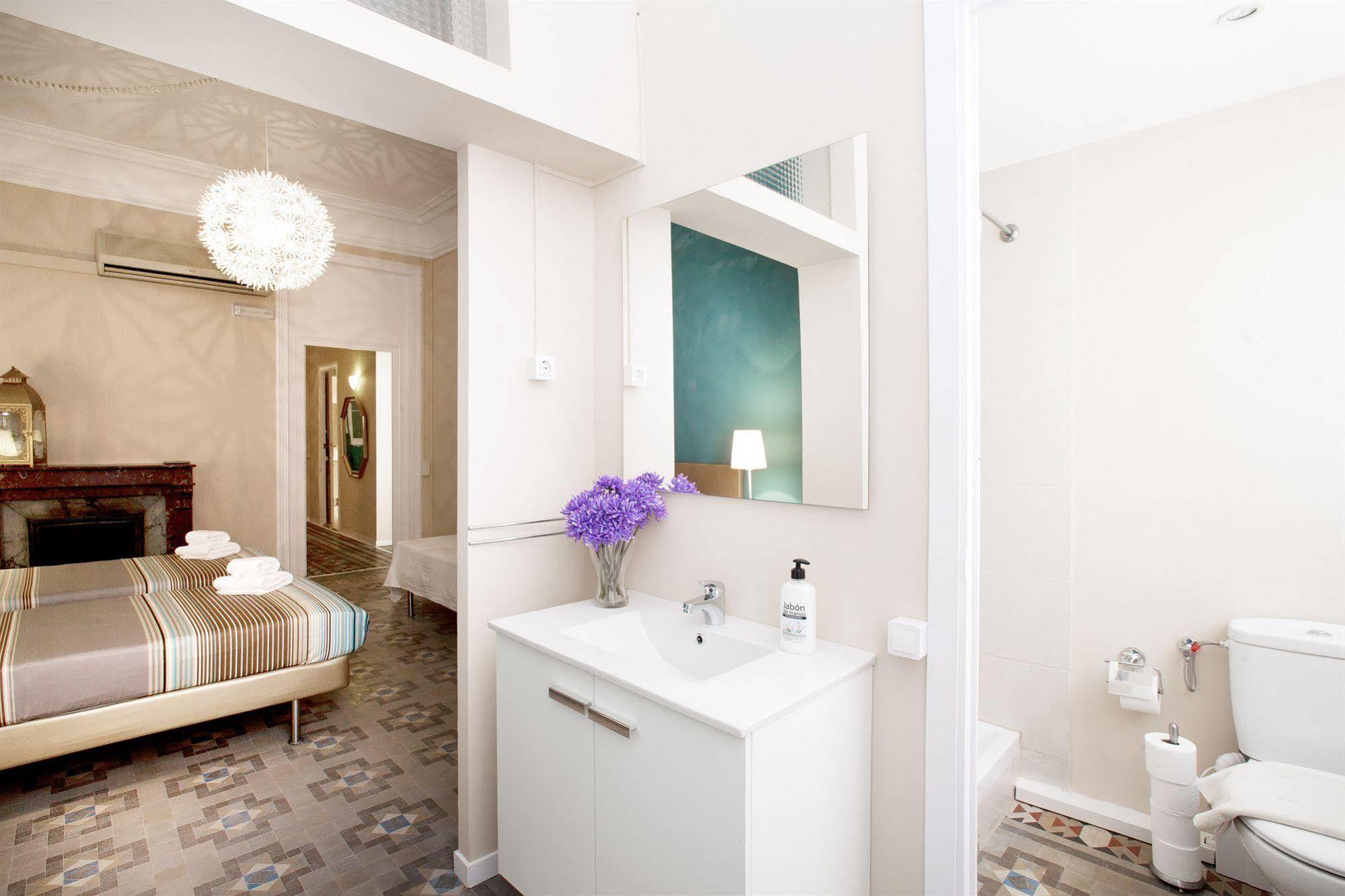Casa Maca Guest House Barcellona Esterno foto